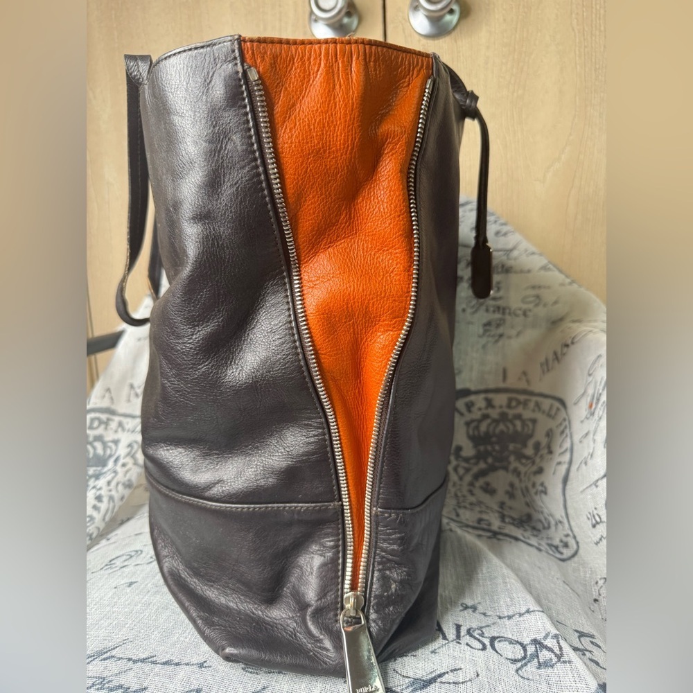 FURLA Shoulder Bag  Brown & Orange Leather  Side Zippers Large Tote Straps